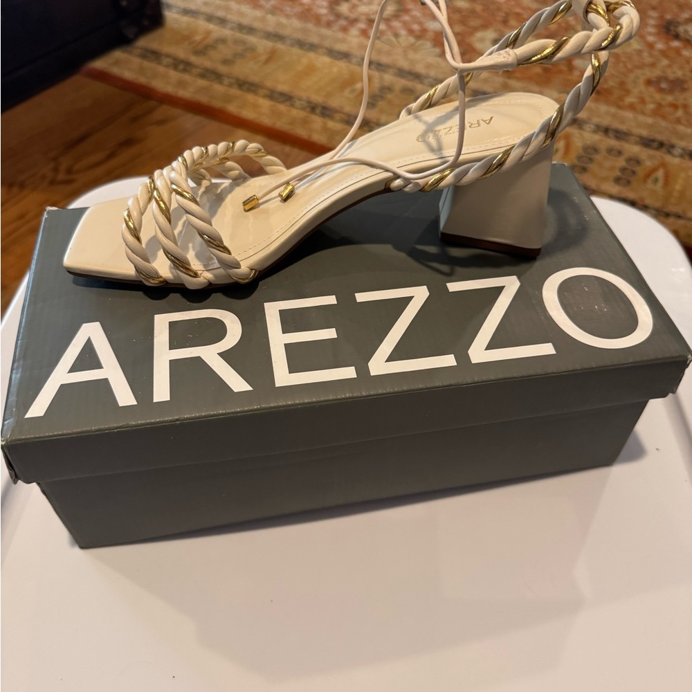 New in Box Arezzo Sawyer Mid Block Sandals Ivory with Gold Trim Elegant Summer - Picture 7 of 11